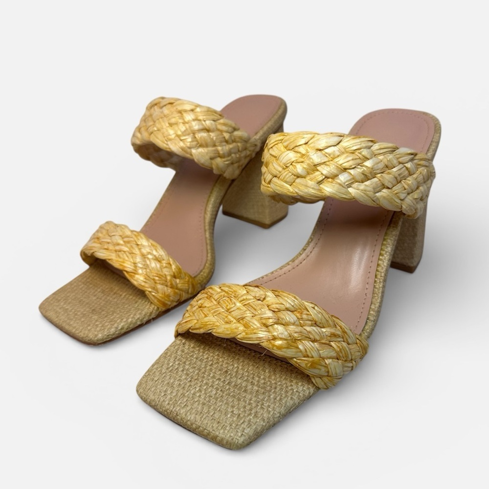 Woven Rattan Strap Sandals Heels Tan Resort Wear Beachy Size 7